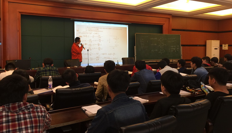 电大学生上课13.JPG